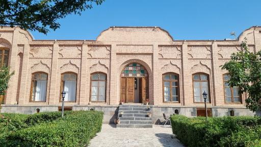 عکس هتل و رستوران تاریخی خانه صادقی
