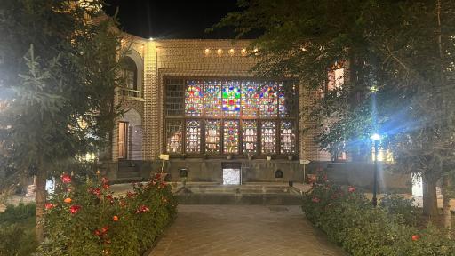 عکس هتل و رستوران تاریخی خانه صادقی
