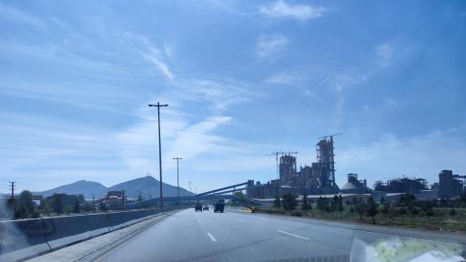 عکس کارخانه سیمان آبیک