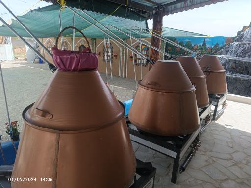 عکس کارگاه گلاب گیری حسن نظری