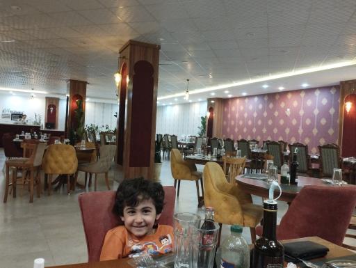 عکس رستوران زیتون کنگان