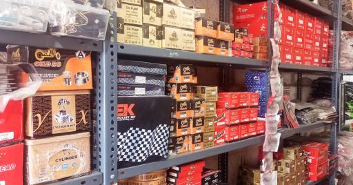 عکس فروشگاه لوازم یدکی موتور الماس