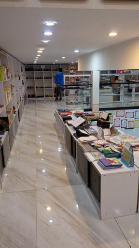 عکس کتابفروشی زیتون