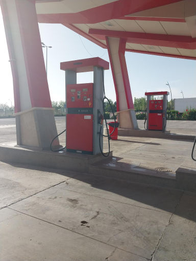 عکس پمپ بنزین و گازوئیل شهید شهریاری