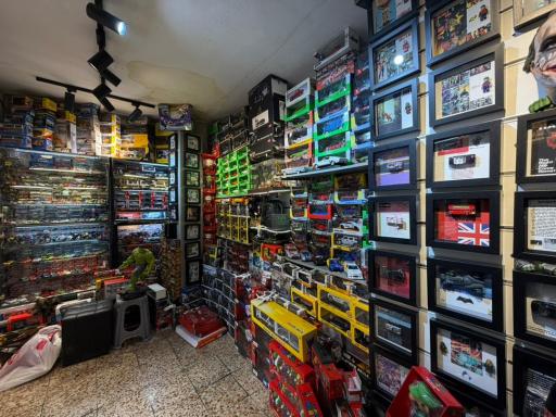 عکس ماکت فروشی متال گالری