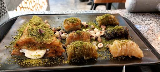 عکس باقلوا علی کنیا و تکسین