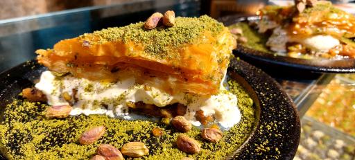 عکس باقلوا علی کنیا و تکسین