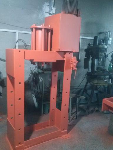 عکس تراشکاری صنعتی علیزاده