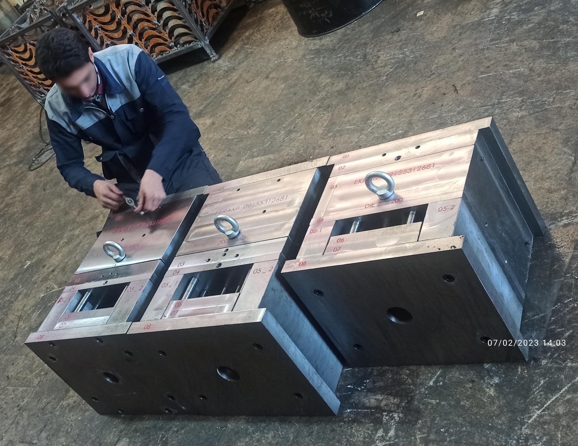 عکس قالبسازی و ماشین سازی اکرامی