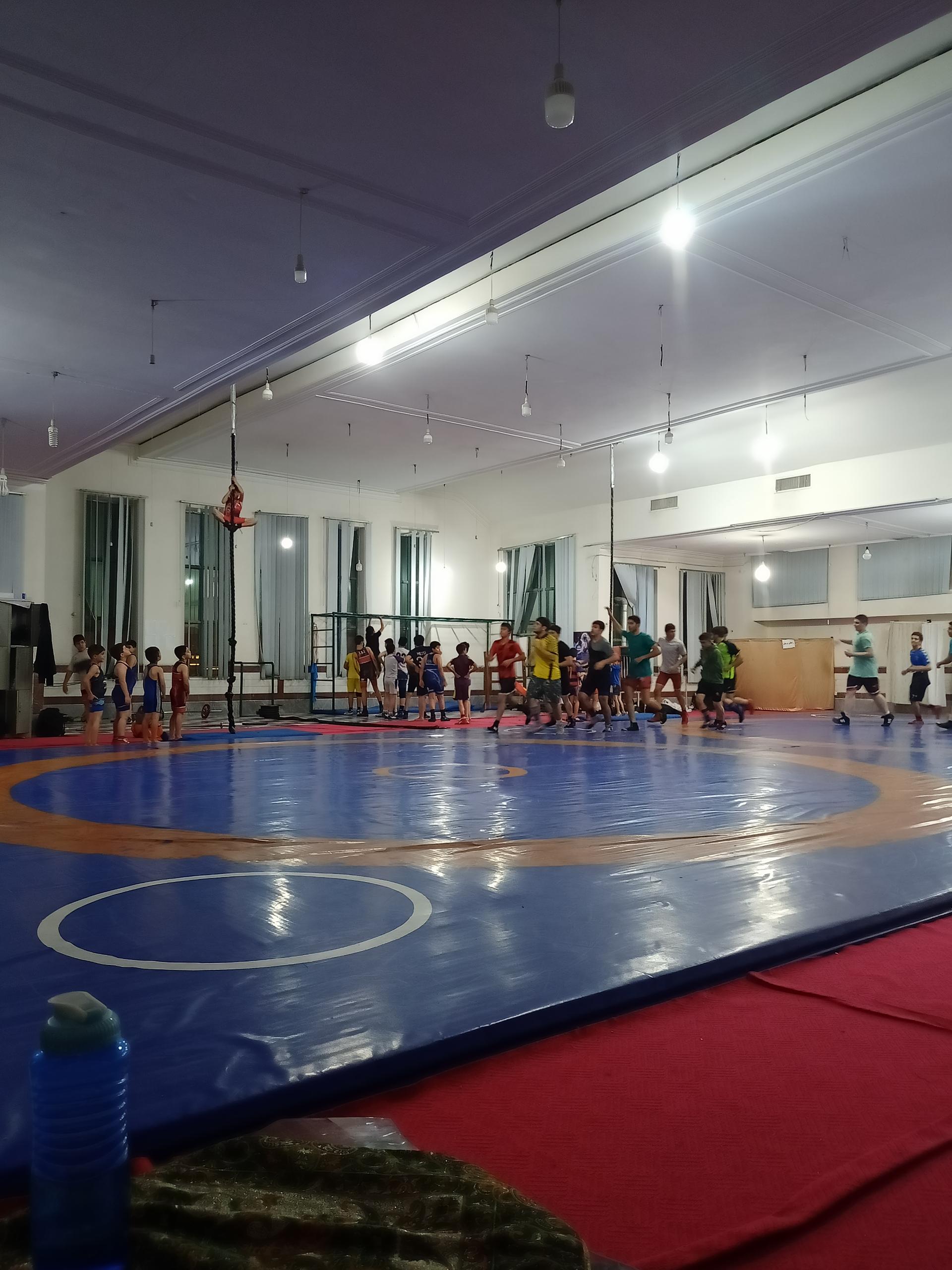 عکس سالن کشتی شهید ابراهیم هادی