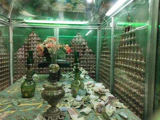 عکس آستان مبارکه شاهزاده ابراهیم (ع)