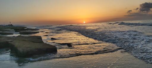 عکس ساحل سنگ سیاه