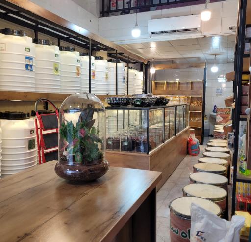 عکس عطاری  و عرقیات و ترشیجات سلامت رایحه