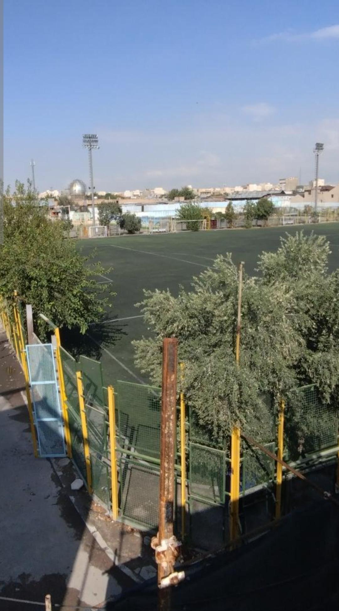 عکس زمین چمن شهدای گمنام