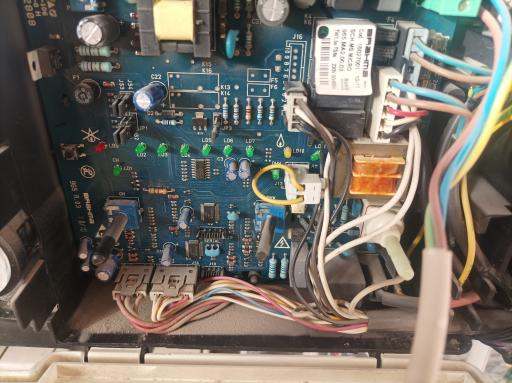 عکس تعمیرات تخصصی انواع پکیج دیواری 