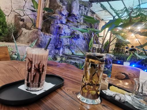 عکس کافه گل گذر همدلی
