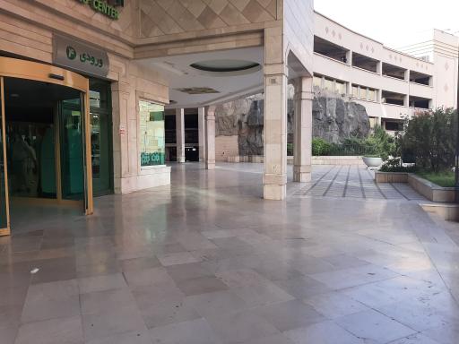 عکس درب ورودی ۴ مجتمع تجاری گردشگری الماس شرق 