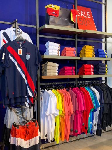 عکس تومی هیلفیغر