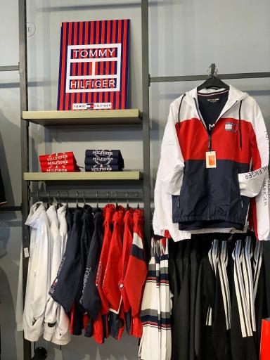 عکس تومی هیلفیغر