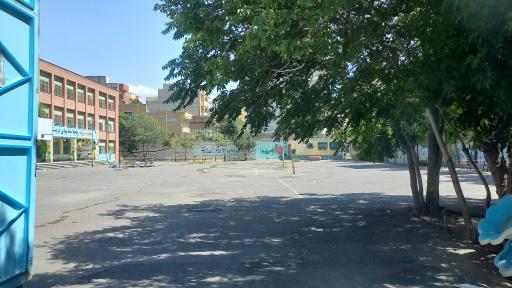 عکس مدرسه دخترانه امامت دوره دوم