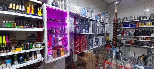 عکس پخش سیگار احمدپور