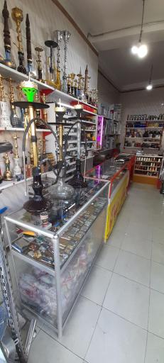 عکس پخش سیگار احمدپور