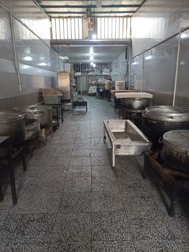 عکس آشپزخانه بیرون بر زعفرون 