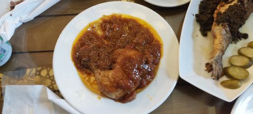 عکس رستوران ماه تی تی