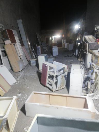 عکس خرید و فروش کابینت و ضایعات فلزی