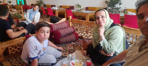 عکس رستوران ماه تی تی