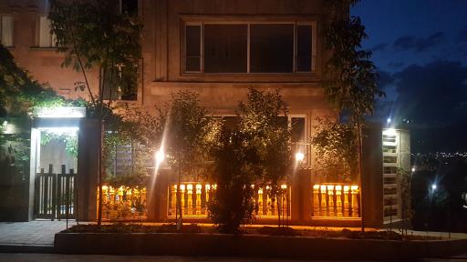 عکس ساختمان قصر آسمان