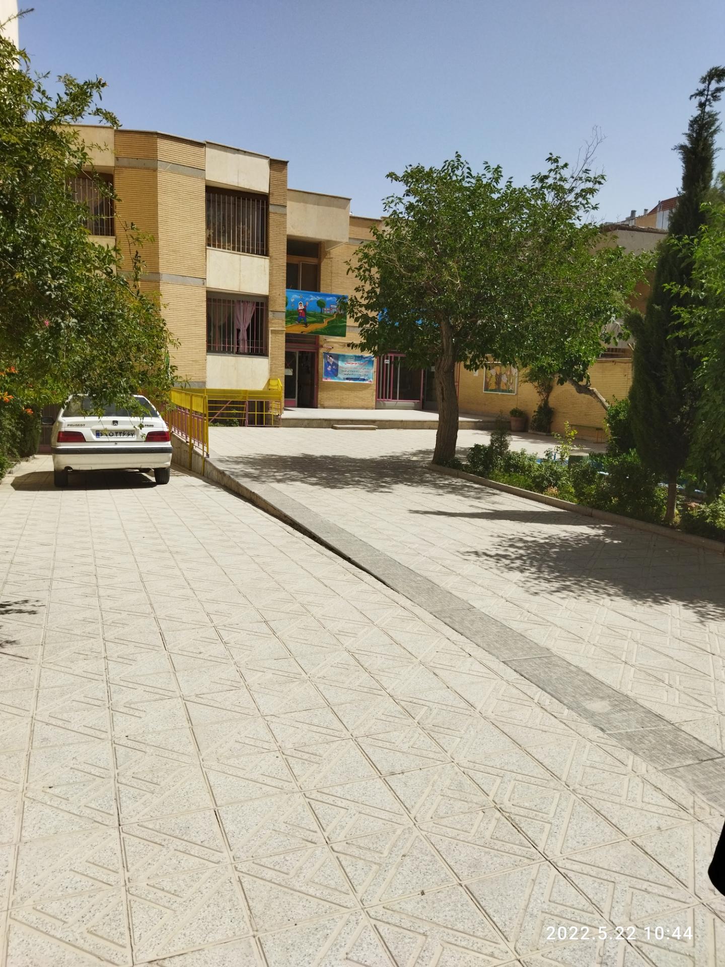 عکس دبستان دخترانه غیرانتفاعی پیشتاز