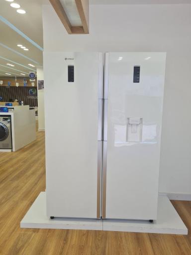 عکس فروشگاه زنجیره ای اسنوا