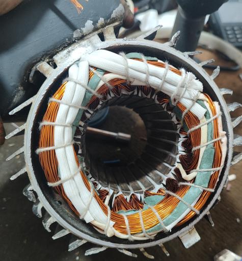 عکس تعمیر اتوماتیک پمپ آب و سیم پیچی 