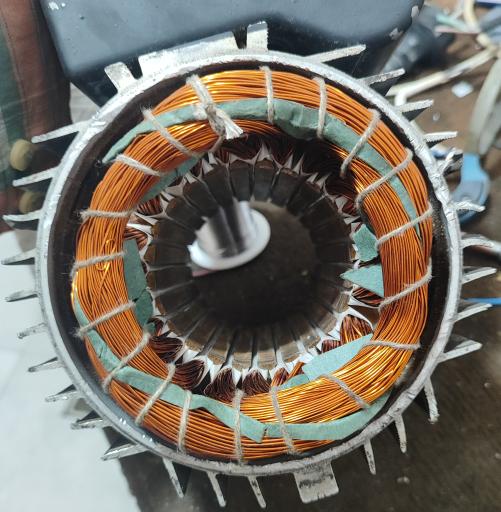 عکس تعمیر اتوماتیک پمپ آب و سیم پیچی 