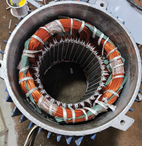 عکس تعمیر اتوماتیک پمپ آب و سیم پیچی 