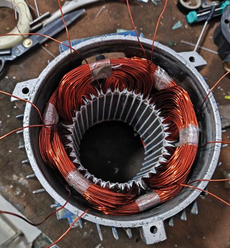 عکس تعمیر اتوماتیک پمپ آب و سیم پیچی 