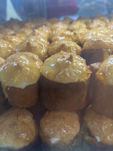 نان و شیرینی رایونز