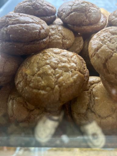 نان و شیرینی رایونز