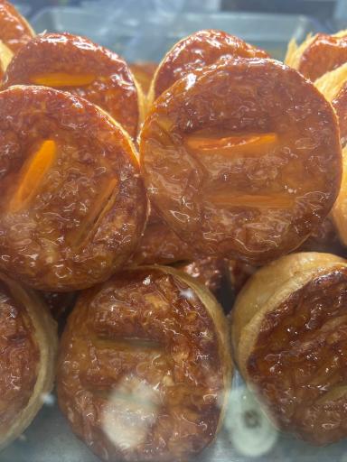 نان و شیرینی رایونز