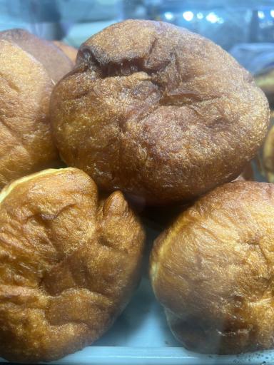 نان و شیرینی رایونز