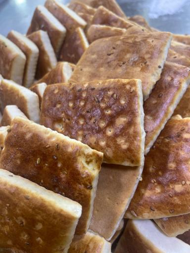 عکس نان و شیرینی رایونز