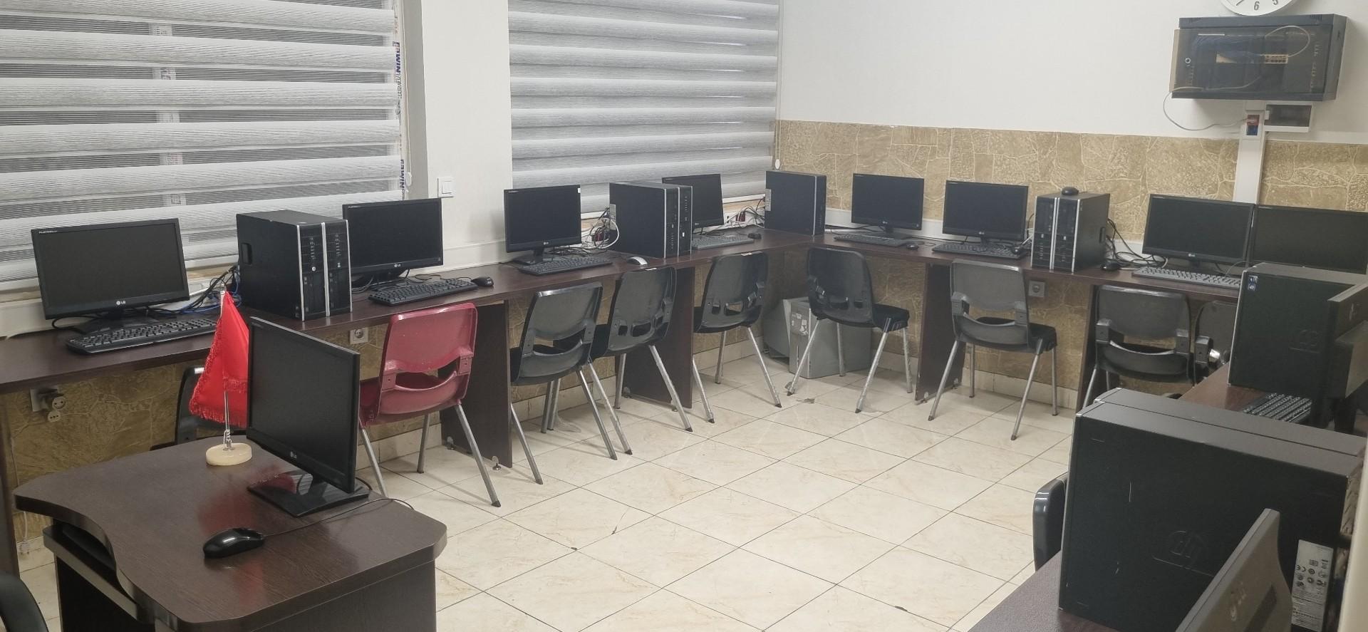 عکس بردیا هنر مهرگان زبان خارجی