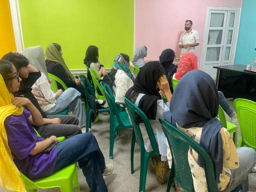 عکس دبیرستان دخترانه پیشگامان