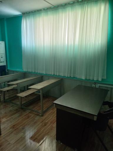 عکس دبیرستان دخترانه پیشگامان