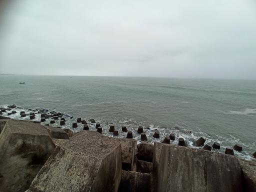 عکس اسکله کشتی مسافربری میرزا کوچک خان