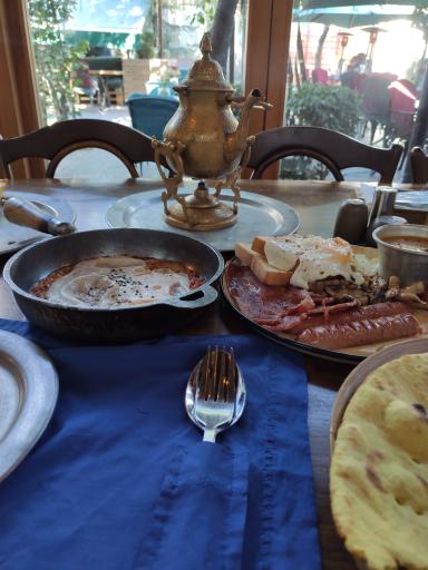 عکس رستوران عمارت قاجاریه