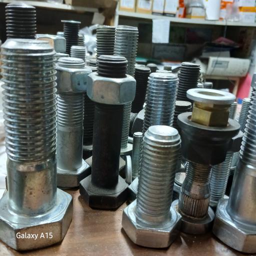 پیچ و مهره ستاره تهران
