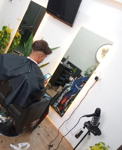 عکس پیرایش دکاموند