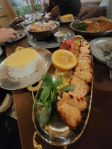 رستوران عمارت قاجاریه